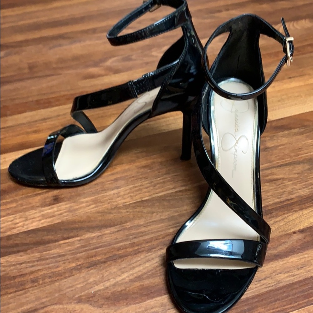 Jessica Simpson high heels￼